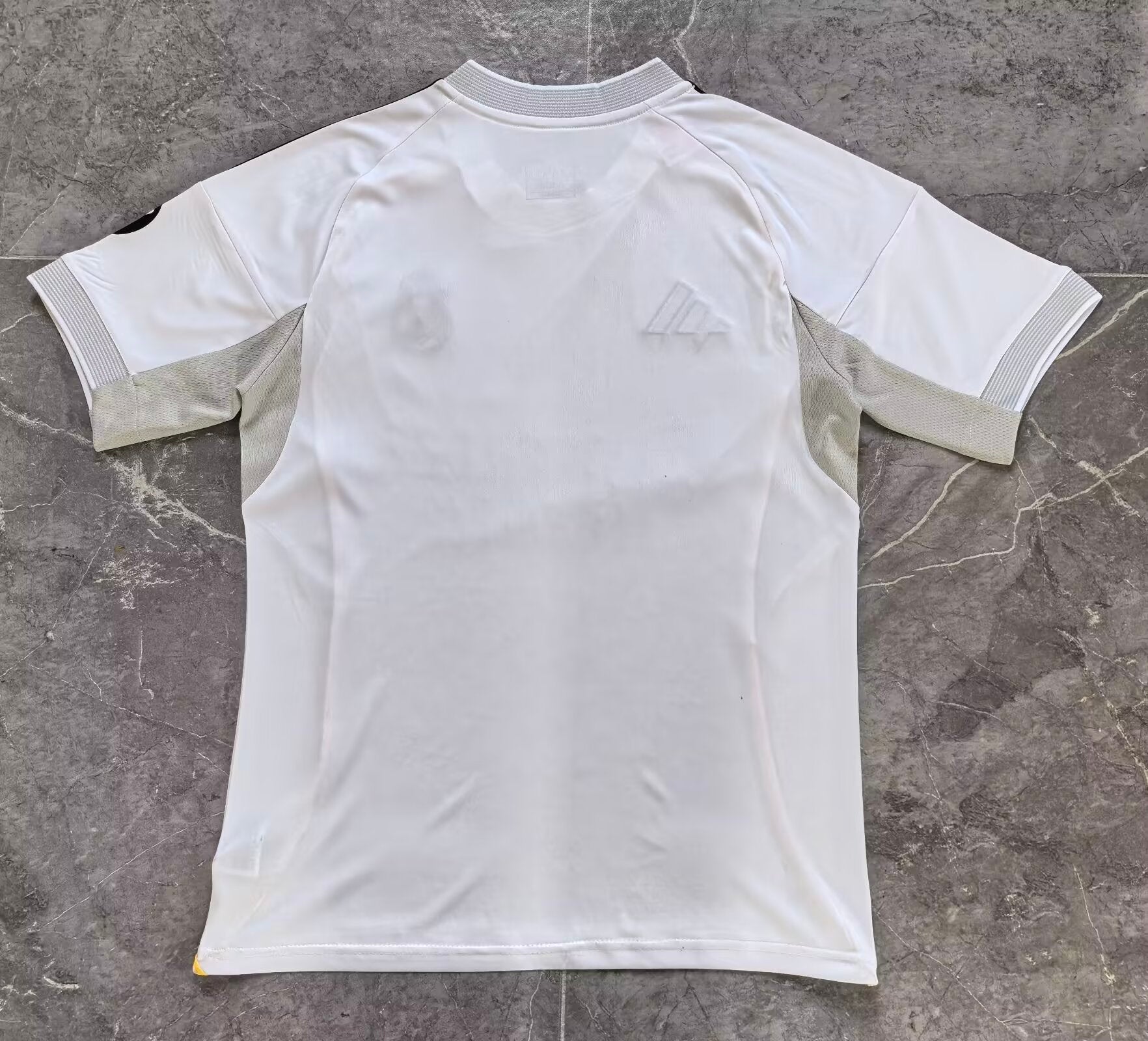 Real Madrid Home Jersey 2025/26 - Version Fan
